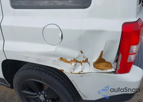 2014 Jeep Patriot Sport из США, поврежденный, VIN 1C4NJPBB4ED571713